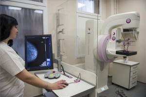 Az első háromdimenziós mammográfkészülék